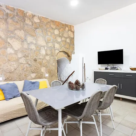 La Cueva Del Marinero Holiday home *
